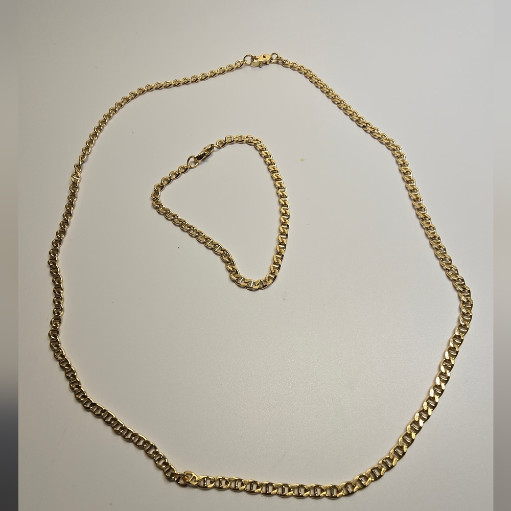 Gold Toned Chain Necklace and Bracelet Set